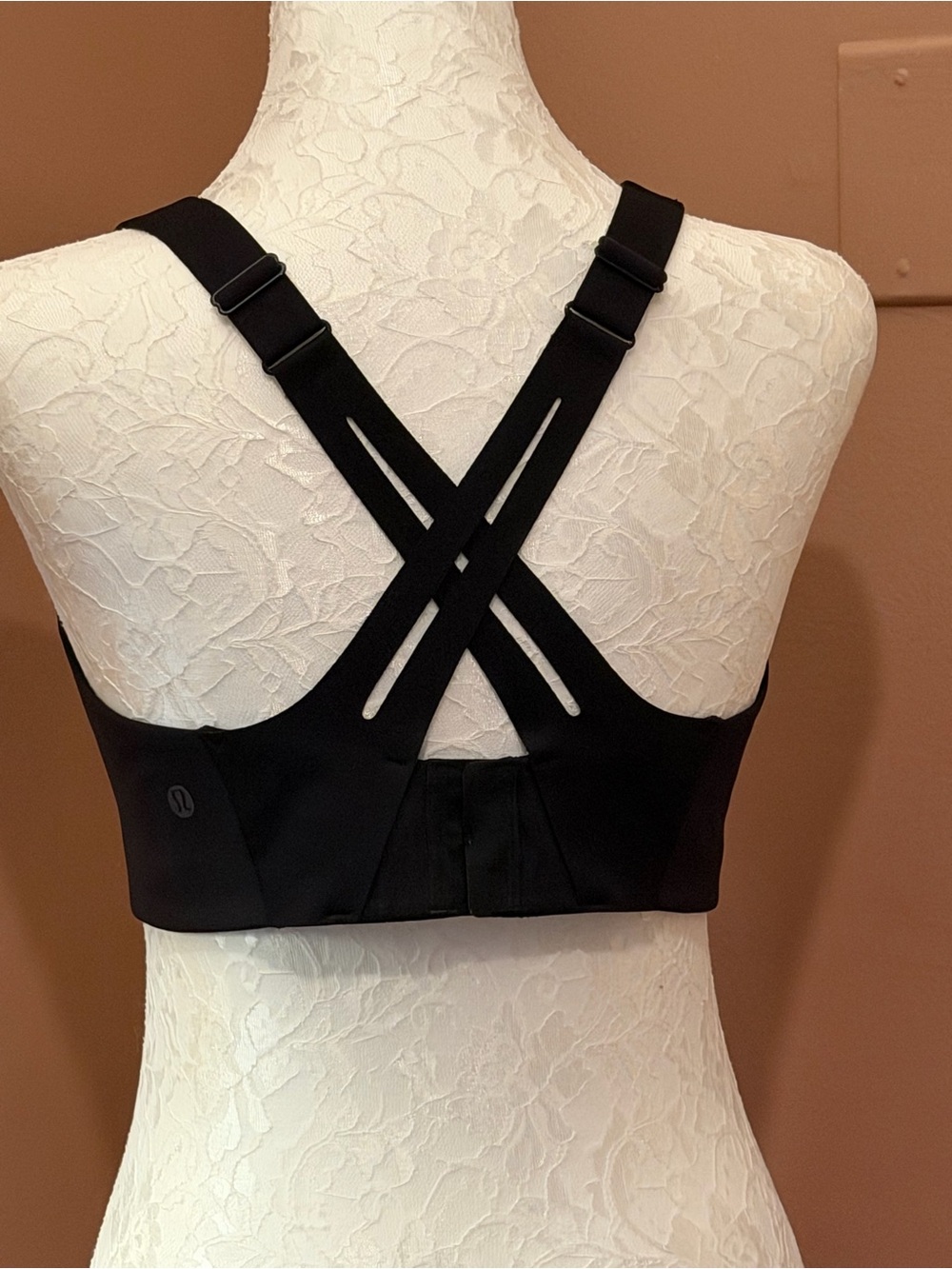 lululemon athletica Black Scoop-Neck Support Sports Bra - Picture 2 of 2